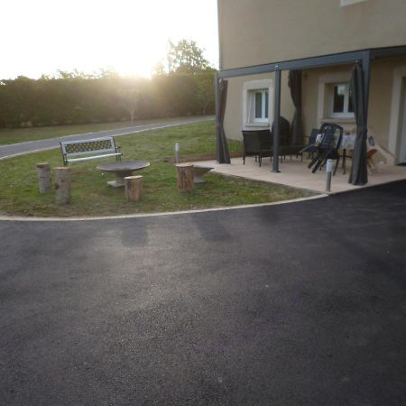 Gite A La "Traverse" Des Chemins Lalbenque Exterior photo